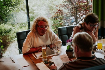 Gemeinsames Essen zum Abschluss - mit  Andrea Kofler (Land Tirol) (links) und Christine Valentini (Innsbruck Tourismus) (rechts)